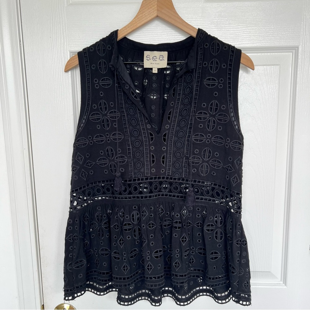 Sea New York - Women's Black Lace Pattern Sleeveless Blouse / Size 4